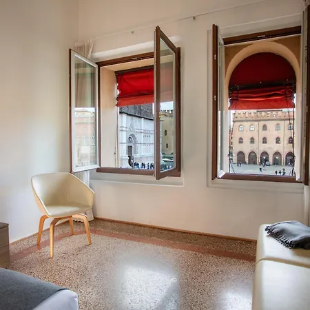 Urbanicooh Paracelso - Piazza Maggiore View ボローニャ